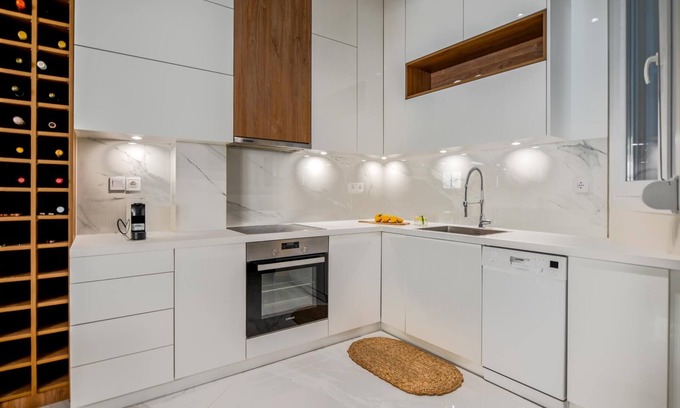 Plaka Apartment | Discover Acropolis Hideaway - Your Peaceful Plaka Escape