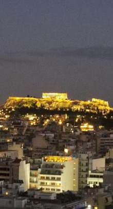 Omonia Apartment | Scenic Acropolis Views with Family-Friendly Amenities