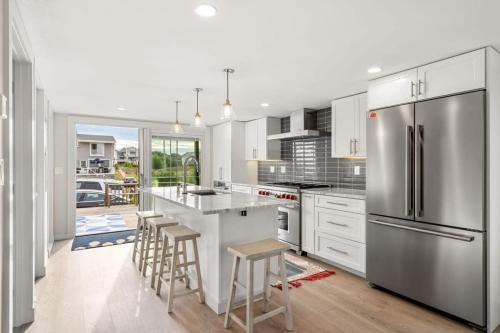 Newbury House | Across From Beach High-End Home The Nest