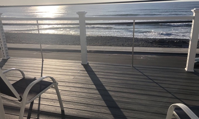 York Beach House | Beachfront Retreat with Ocean View – Sleeps 14 Comfortably