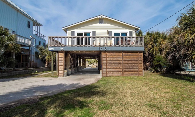Folly Beach House | Beachfront Bliss: Lighthouse Views and Family Amenities