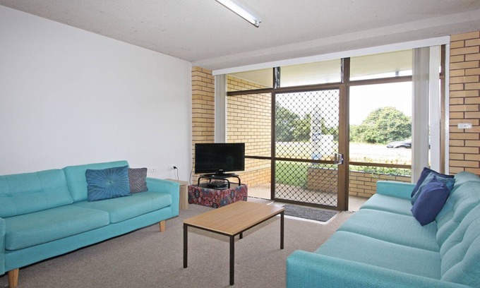 Flynns Beach Apartment | Ideal Getaway Across The Road From Flynn's Beach