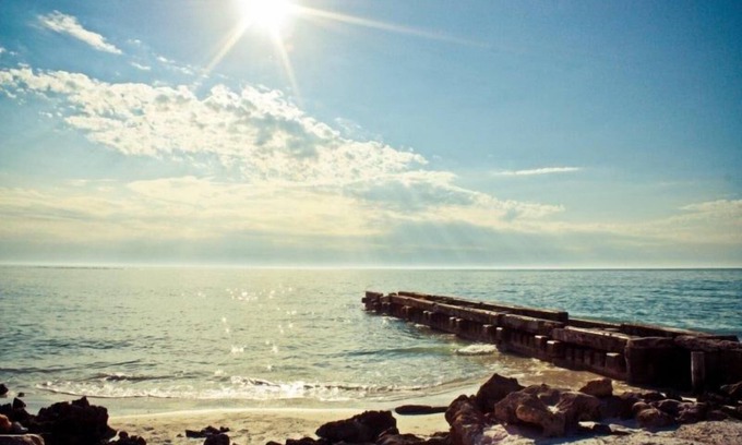 Siesta Key Cottage | Prime Location: Steps From the #1 Beach With Ocean Views