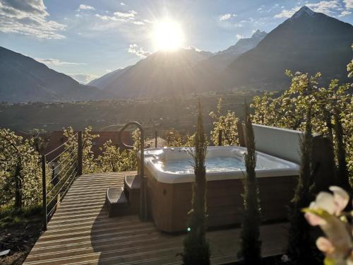 Schenna House | Pet-Friendly Active B&B Prairerhof with Ocean Views