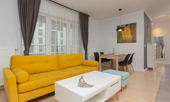 Wlochy Apartment | Modern City Apartments Warsaw - 4-Star Rated Experience