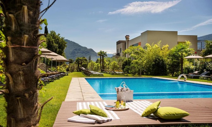 Riva del Garda Hotel | Family-Friendly Hotel Gioiosa with Oceanfront Amenities