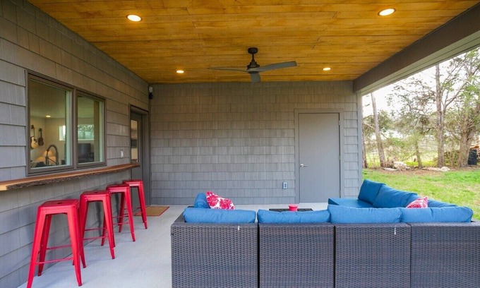 Nashville House | Unforgettable Drummond Getaway: ADA-Friendly with Patio