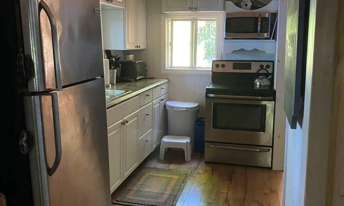 Port Carling Cabin | Romantic Ada Lake Cottage - A Perfect Port Carling Escape