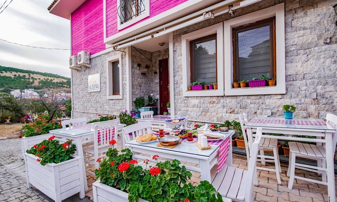 Bozcaada Hotel | Discover Ada Olympos Hotel: Family-Friendly Retreat