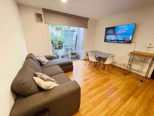 Legaria House | Inviting Adam's Home with Fast Internet Near Polanco