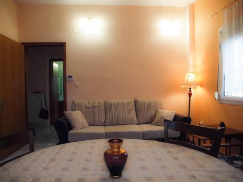 Trikala Apartment | Discover Adam's House: Pet-Friendly with a 9.5 Rating