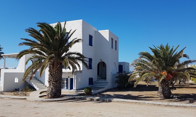 Kastraki Villa | Experience Adam Villa's Family Retreat with Ocean Views