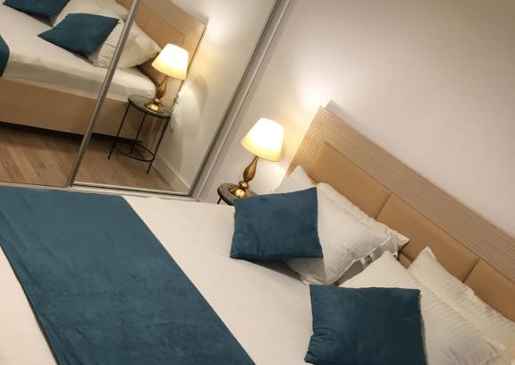 Mamaia-Sat Apartment | Beautiful Adams Apartment with Oceanfront Views & Dining