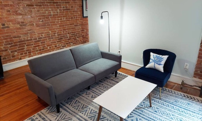Adams Morgan Bed & Breakfast | Adams Morgan: 1 Bedroom with Breakfast and High Ratings