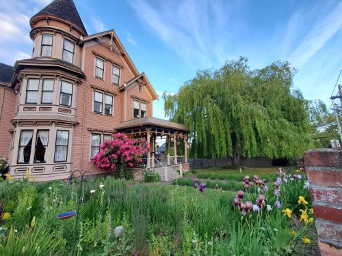 Port Townsend Bed & Breakfast | Charming Adams Pragge House - Victorian Bed & Breakfast Escape