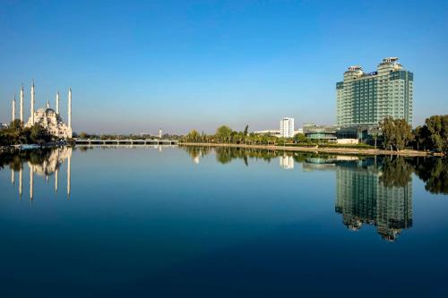 Yuregir Hotel | Experience Comfort at Adana HiltonSA Hotel with Ocean Views