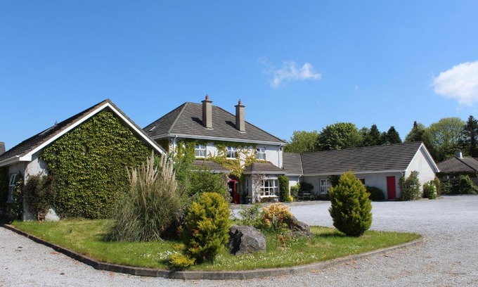 Adare House | Discover Adare Country House: Family-Friendly Retreat with Hot Tub