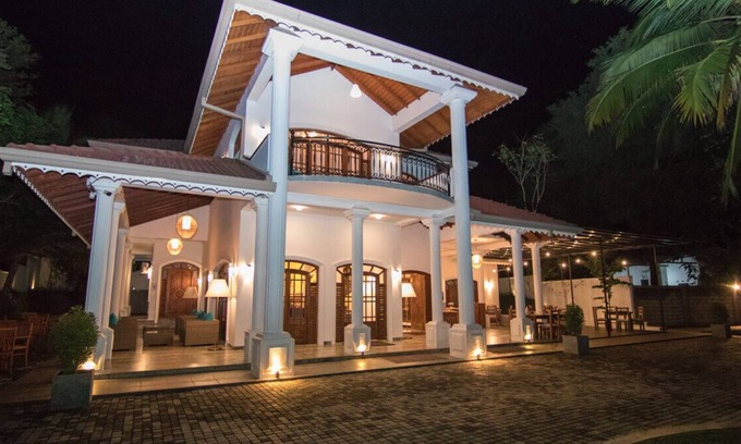Mahiyanganaya House | Discover Adaviya Resort: Relaxing Retreat with Pool & Dining