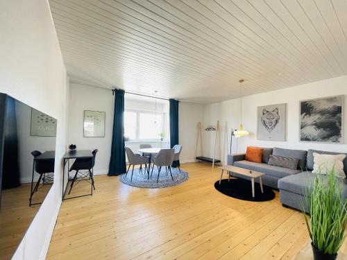 Norresundby Apartment | Modern Apartment in Noerresundby - Pet & Child Friendly