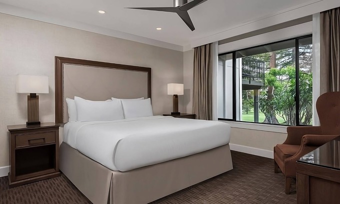 Napa Hotel | Unwind with Pool & Golf Course Near Garfield Park!