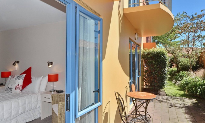 Addington Hotel | Inviting Addington Court Motel: Family-Friendly & Breakfast Included