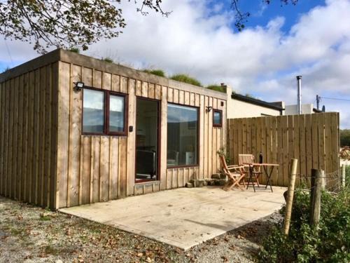 Lettermacaward House | Experience Ade's River Cabin - Rated 9.4 by Guests