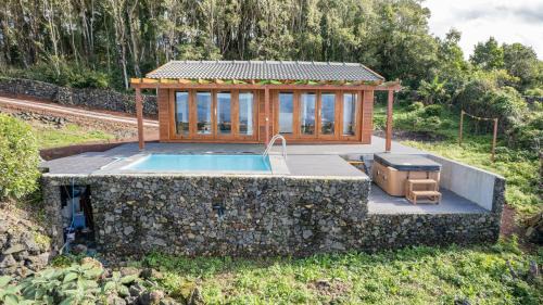 Madalena House | Relax at Adega da Quinta - Casa da Ioio with Ocean Views