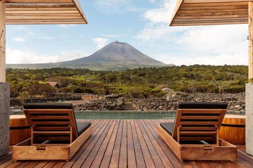 Sao Roque do Pico Villa | Relax at Adega do Fogo: Pool, Hot Tub & Family Friendly