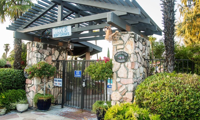 Paso Robles Hotel | Relax at Adelaide Inn: Rated 9.2/10 with Pool & Spa