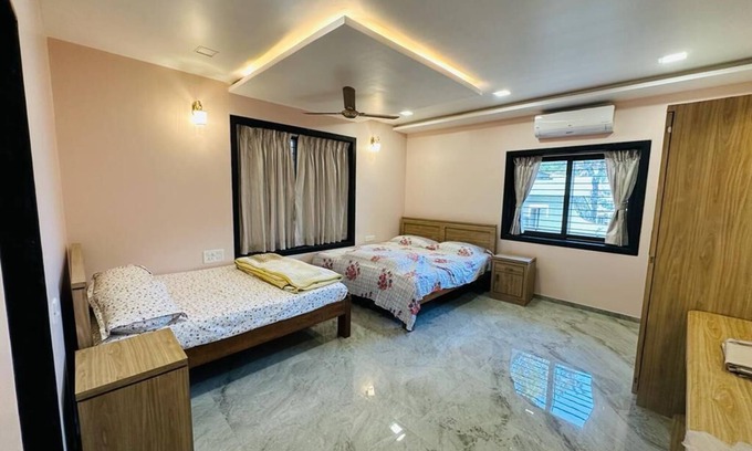 Wai House | Adhiraj Villa is a luxurious villa located in Panchgani-Mahabaleshwar Road.