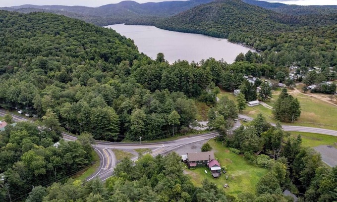 Caroga Lake House | Experience Adirondack Memories with Oceanfront Bliss