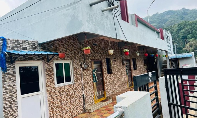 Chintapalle House | Family-Friendly Getaway at Aditya Residency with Kitchen