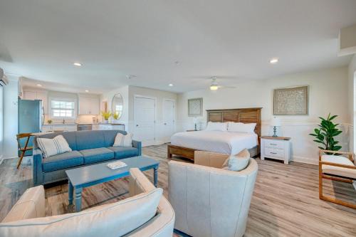 River District Apartment | Relax in 4-Star Comfort: Queen & King Rooms Available