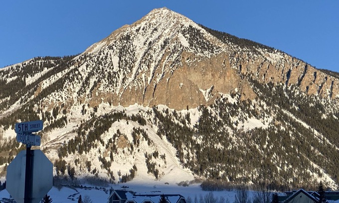 Crested Butte Cabin | Cozy Cabin Near Downtown CB with Lake View & Spa Amenities