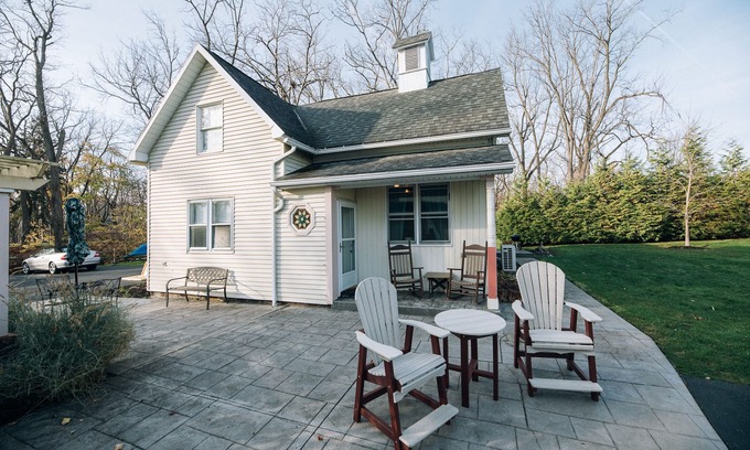 Sodus Point Cottage | Peaceful Retreat Steps from Beaches and Downtown with Free WiFi