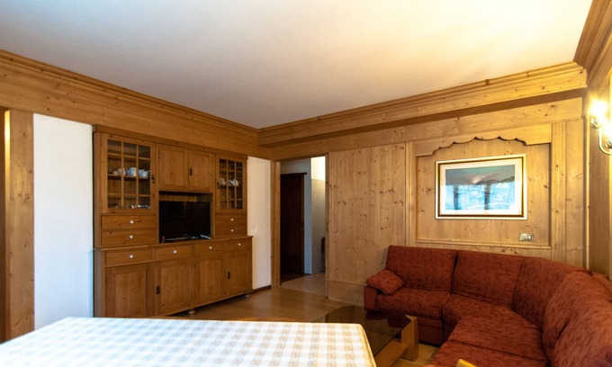Cortina d'Ampezzo Apartment | Ideally Located Hotel Near Pedestrian Zone - Guest Rated 9.4