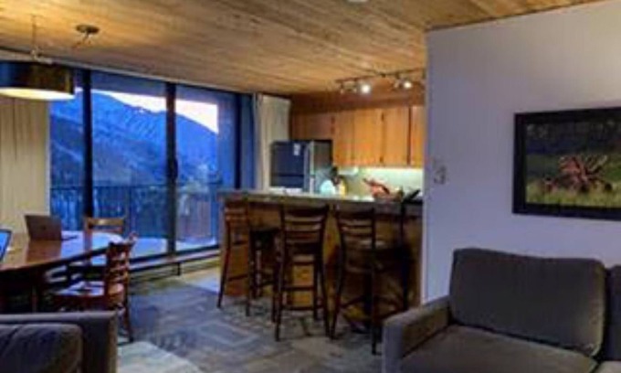 Salt Lake Mountain Resorts Cabin | Cozy Ski Condos at Iron Blosam Lodge for Your Getaway