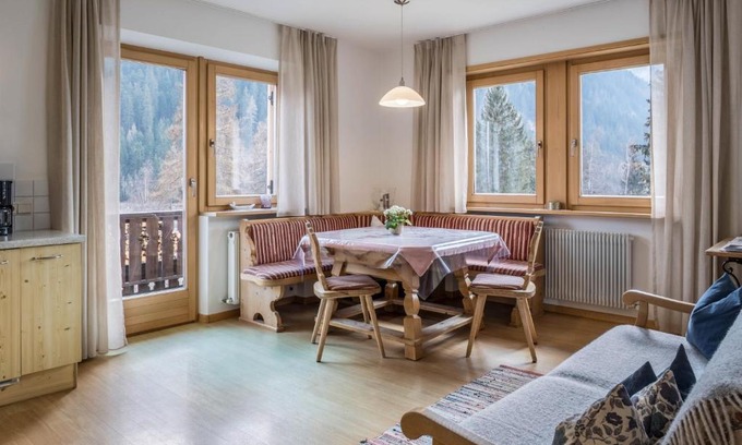 Ultimo Apartment | Discover Adlerhorst Rotkehlchen: A Family & Pet Haven