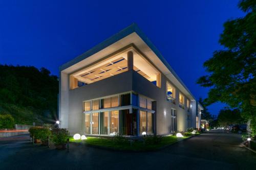 Calderino Hotel | Admiral Park Hotel: Pet-Friendly Retreat with Ocean Views