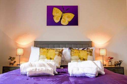 Gaywood House | Admirals House - Cozy Retreat in Peaceful Cul-de-Sac