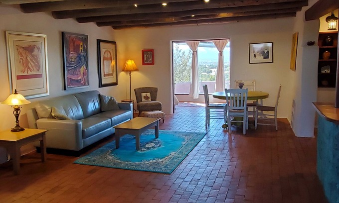 Canoncito House | Cozy Adobe Casita in Artistic Gallery Setting