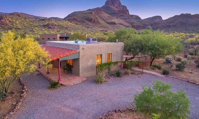 Cortaro House | Idyllic Adobe Home with Mountain Views at Hacienda Del Cholla