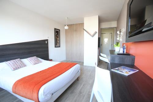 Chevilly-Larue Apartment | Discover Adonis Paris Sud: Family-Friendly & Accessible Stay