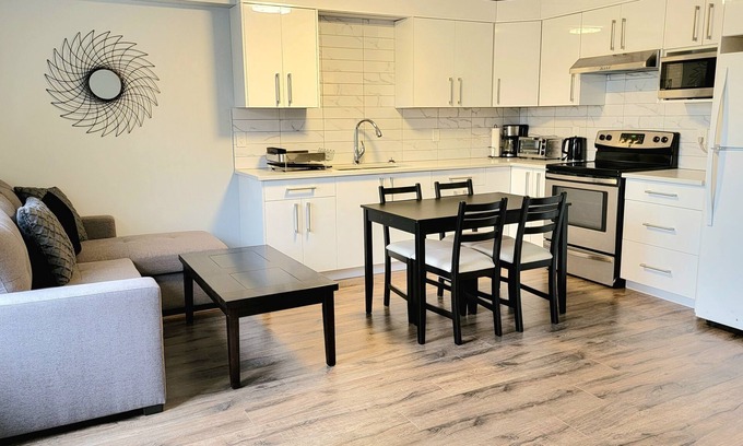 Abbotsford Apartment | Charming 2-Bedroom Basement Suite - Guest Rated 9.6/10