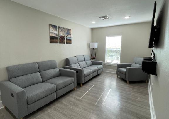 Northside Apartment | Charming 2-Bedroom Guesthouse: Pet & Child Friendly Stay