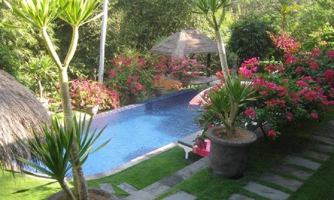 Cepaka Villa | Elegant 3BR Villa with Pool & Garden Near Tanah Lot
