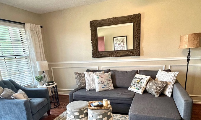 Waco Condo | Charming Condo Steps from Baylor and Magnolia Table