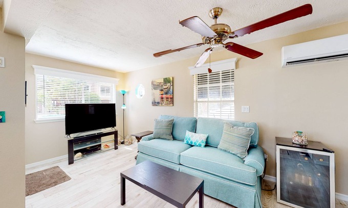 Sunset Beach Cottage | Cozy Beach Cottage with Fast WiFi and Full Kitchen