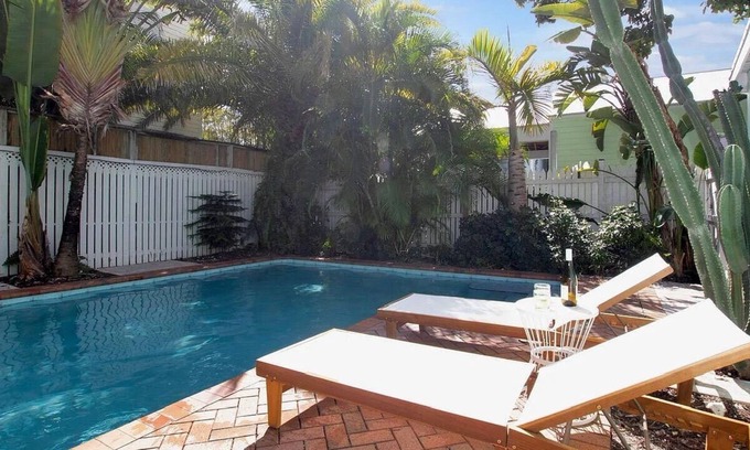 Key West Historic District Cottage | Charming Cottage Retreat Near Duval with Pool Access