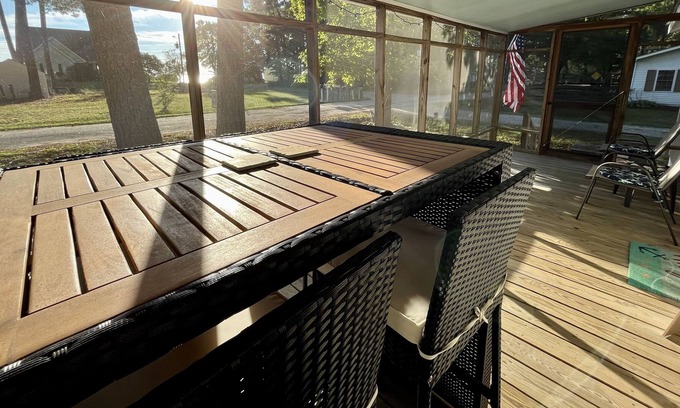 Hague Cottage | Cozy Cottage with Ocean Views and Spa Amenities